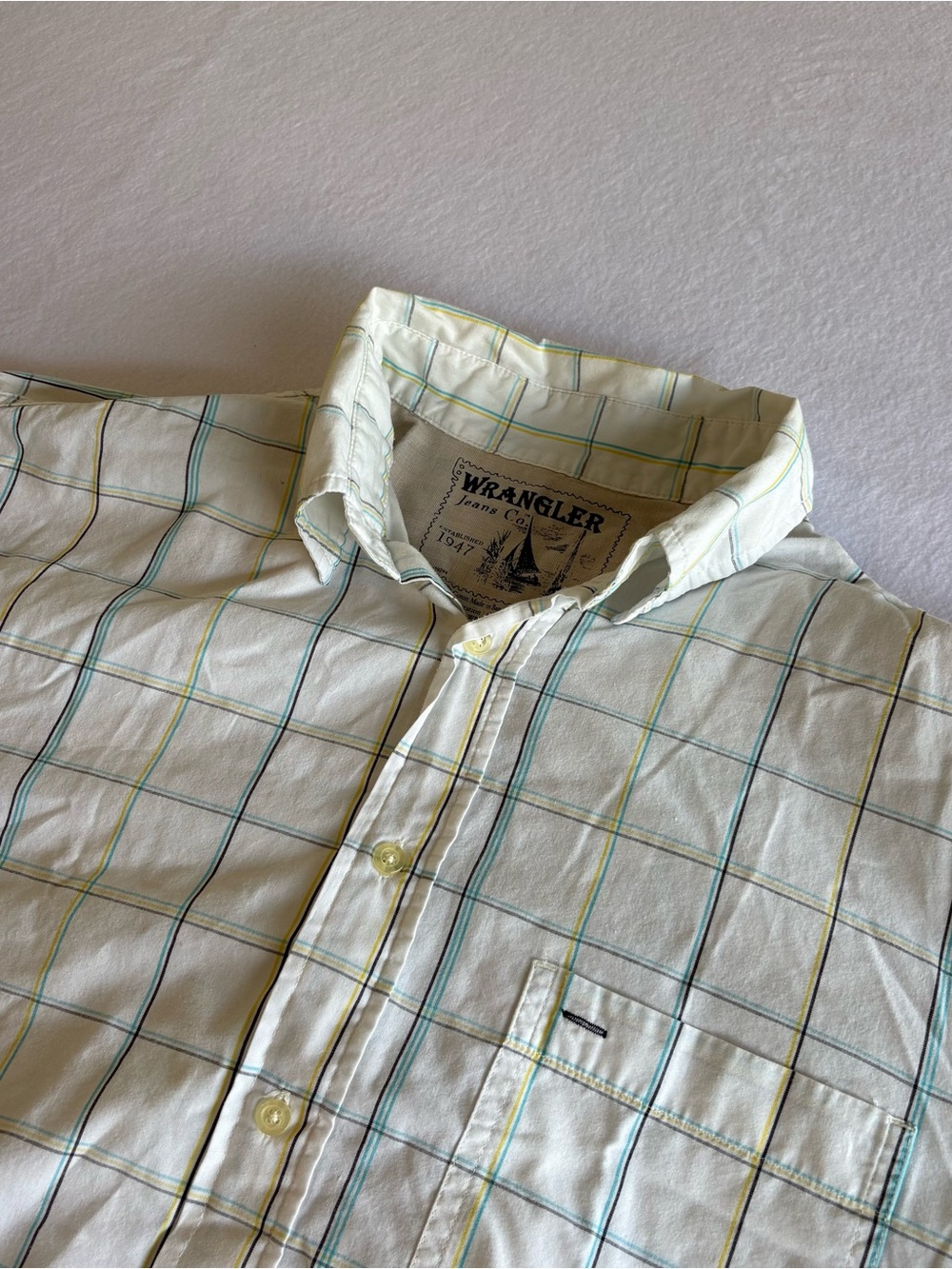 Wrangler Men's Cream Plaid Button-Down Shirt with Blue and Yellow Lines Size XL